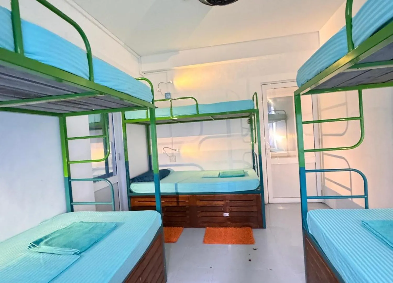 קולומבו Hostel Republic At Galle Face
